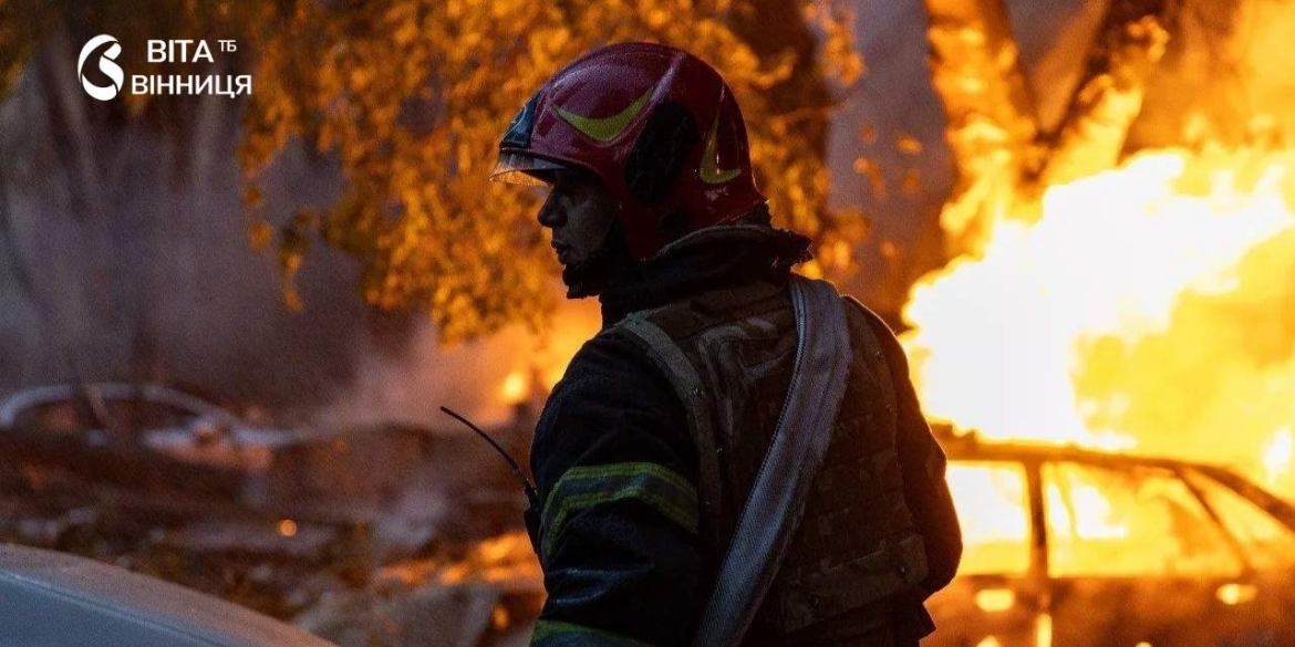 Дев'ять місяців очікування у Ладижині досі відновлюють будинок після ворожого удару