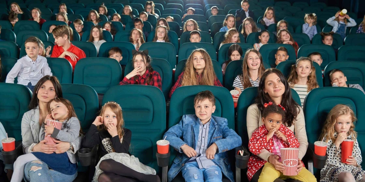Дітей пільгових категорій запрошують у Вінниці на перегляд сімейного фільму