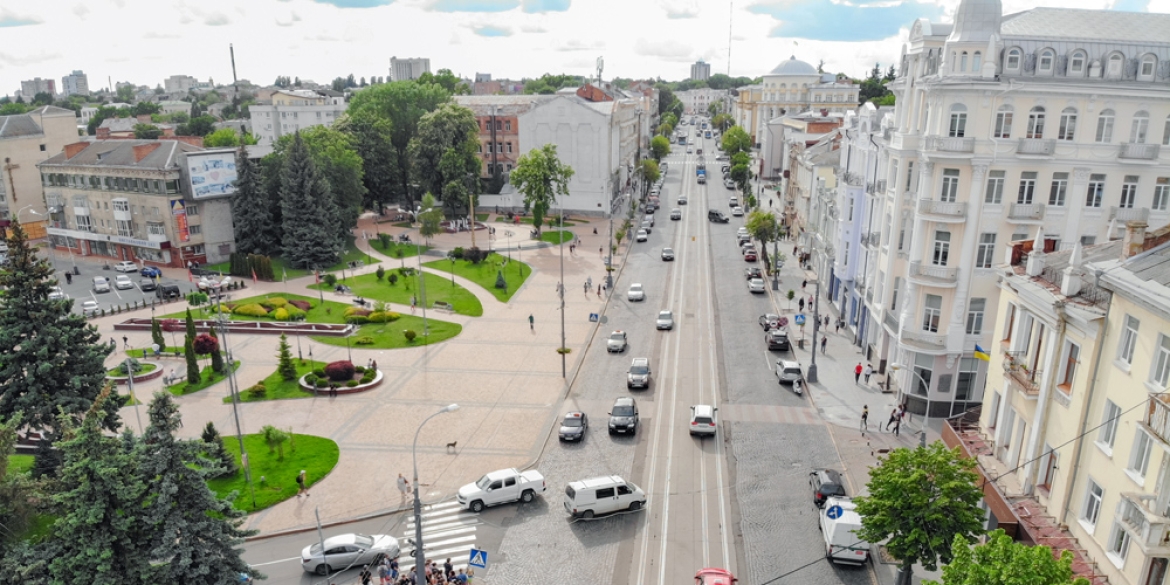 Вінничани назвали рідне місто доглянутим, сучасним та економічно розвинутим