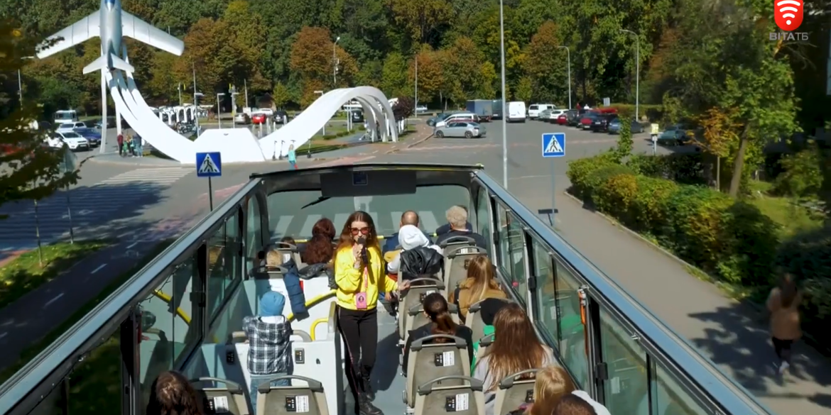 Для родин полеглих захисників проведуть безкоштовну екскурсію Вінницею на автобусі-кабріолеті