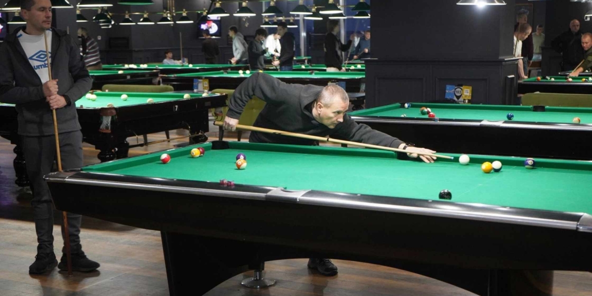 Для ветеранів з «Муніципальної варти» організували похід у більярд