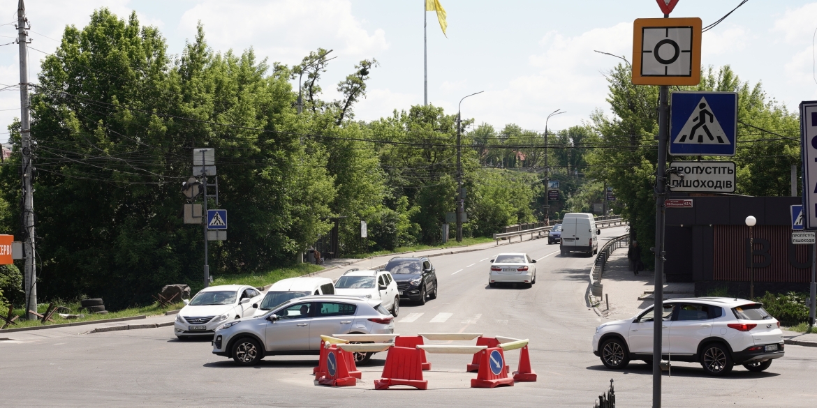 До уваги водіїв: на Староміському мості у Вінниці змінять рух транспорту