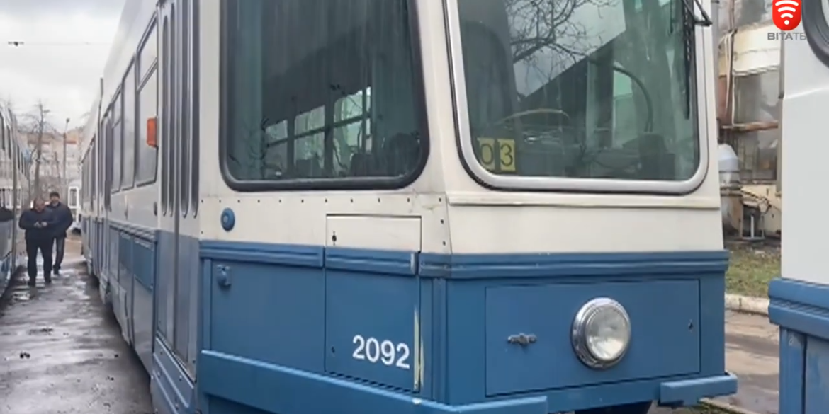 До Вінниці привезли ще один «Трам-2000»: вже 29 трамвай зі Швейцарії