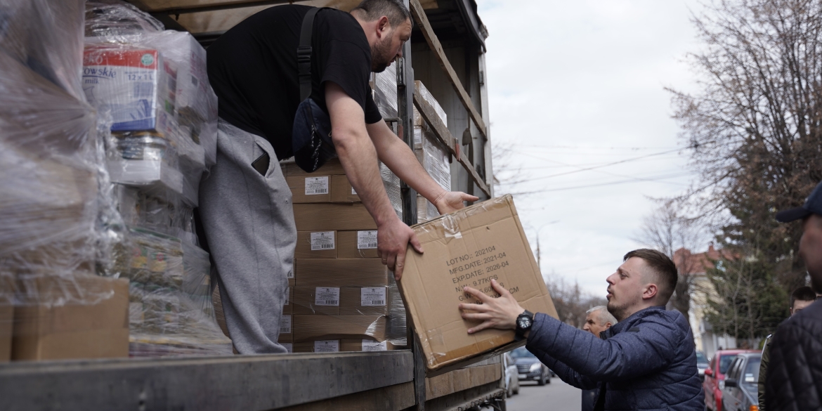 Вінниця отримала 15 т гуманітарної допомоги з литовського міста Паневежиса