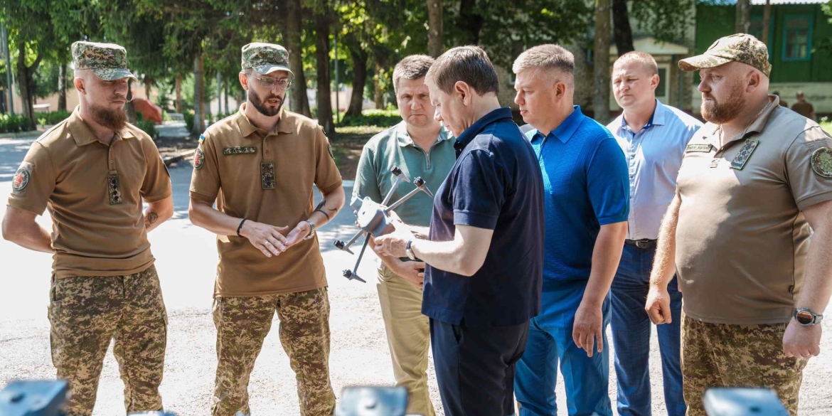 Дрони нового типу передали з Вінниці воїнам бригади «Червона калина»