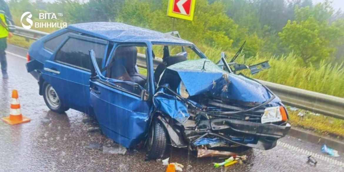 ДТП на дощовій трасі у Райгороді госпіталізовано 41-річного та 60-річного пасажирів