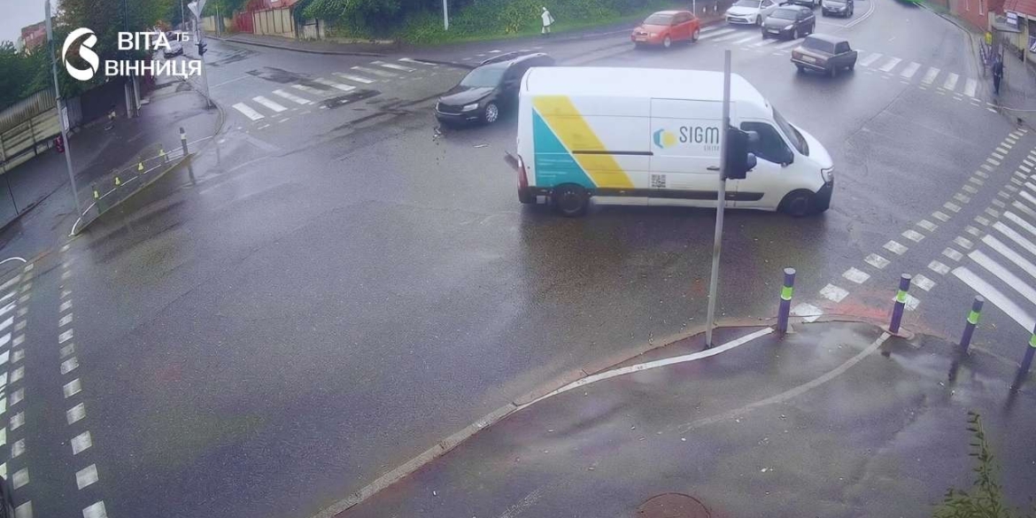 Два авто не розминулися на перехресті Данила Нечая та Дубовецької у Вінниці