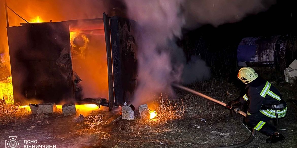 Дві автівки та комбайн горіли у Вінницькій області в один день