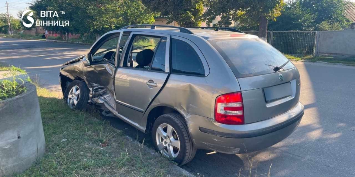 Двоє малолітніх пасажирів травмувалися в аварії у Гайсині