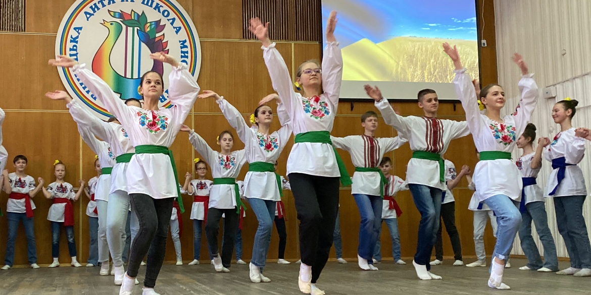 У Вінниці влаштували пісенні змагання - музичну гру «Сходинки до Перемоги»