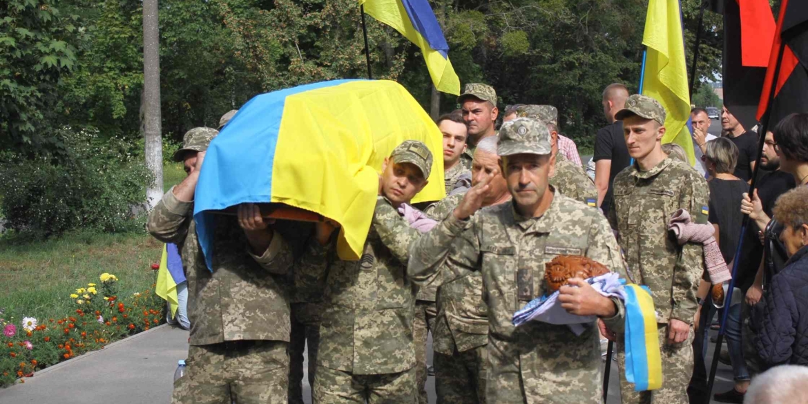 Гайсинська громада зустріла “на щиті” загиблого земляка - навідника мінометного розрахунку