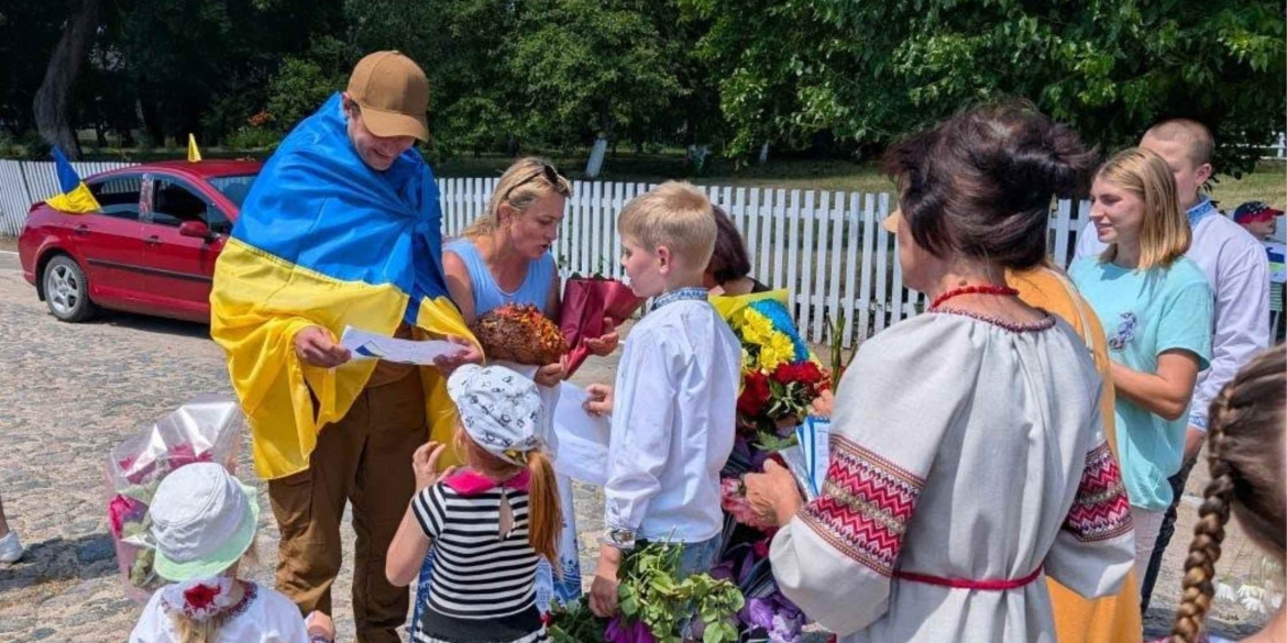 Гайсинська громада зустріла земляка, який повернувся з ворожого полону