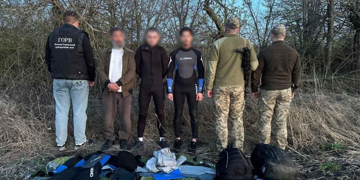 Гідрокостюми та спецмаршрут на Вінниччині прикордонники викрили групу порушників кордону