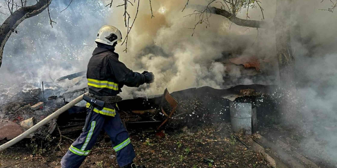 Горіла надвірна споруда у Гнівані та господарська будівля у Вороновиці