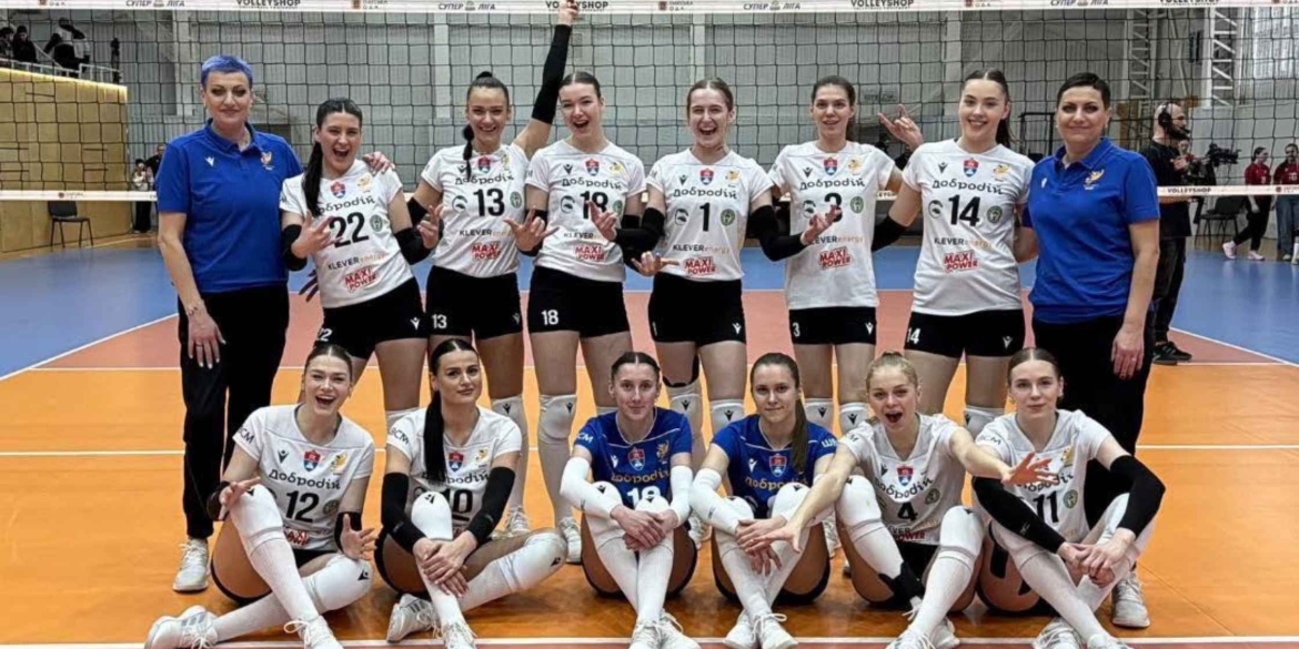 Гравці вінницької команди «Добродій-Медуніверситет-ШВСМ» – бронзові призерки Кубка України