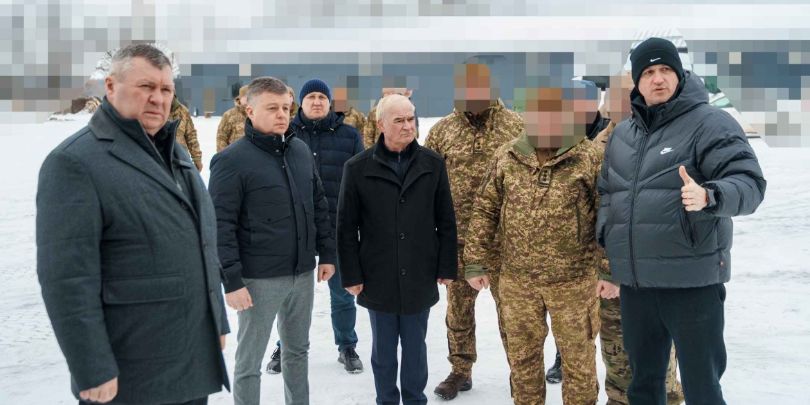 Гуманітарний штаб підготував передачу на фронт мобільної лазні та багі