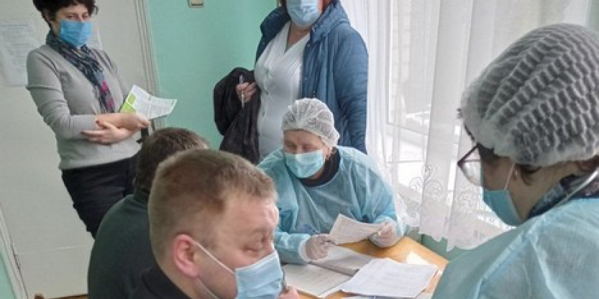 70 медпрацівників Томашпільської районки вакцинувалися від COVID-19