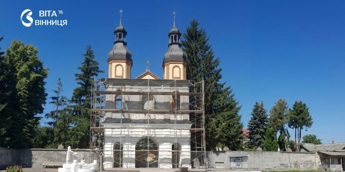 Історична брама Храму Святого Флоріана у Шаргороді відновлює свою велич