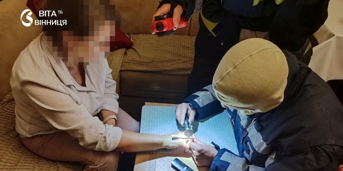 Каблучка врізалась у палець — на допомогу прийшли рятувальники