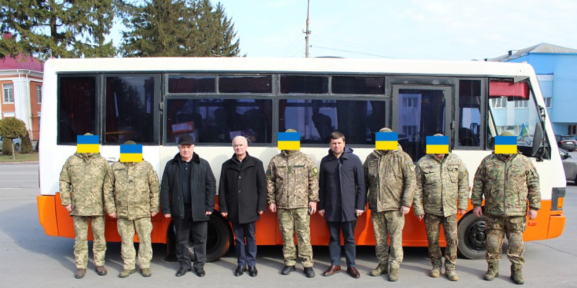 Калинівська громада передала на потреби військових автобус