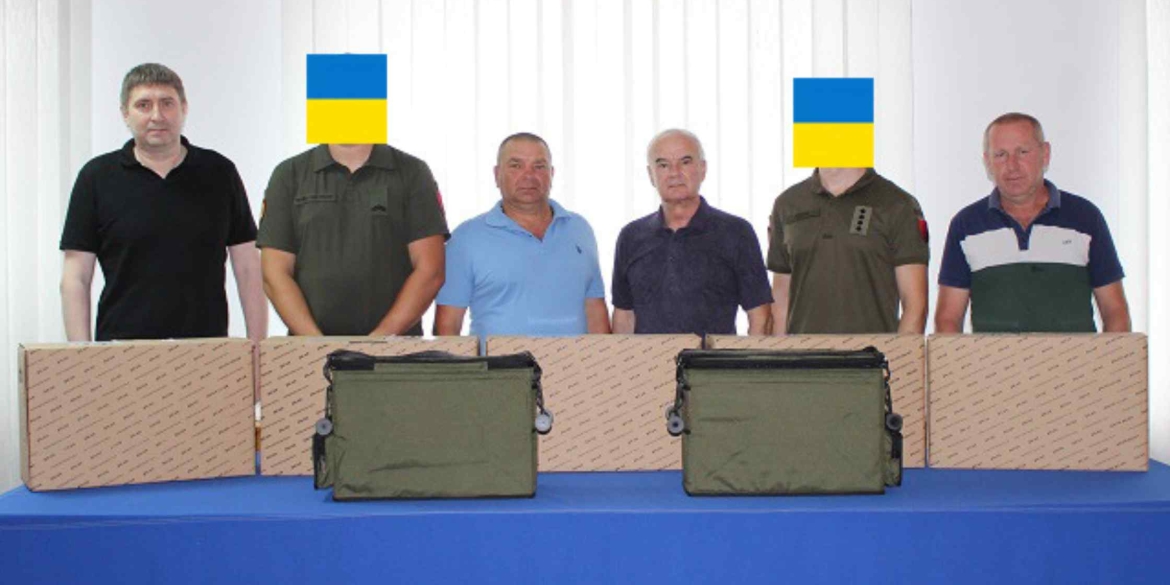 Калинівська громада передала захисникам п'ять потужних зарядних пристроїв