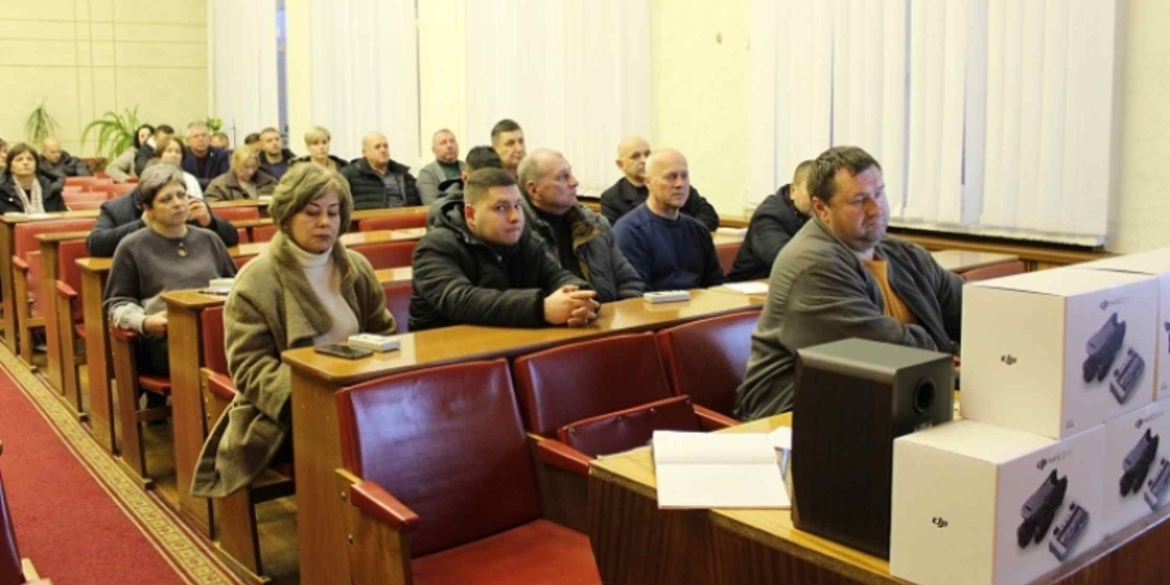 Калинівська міська громада закупила 30 квадрокоптерів для військових