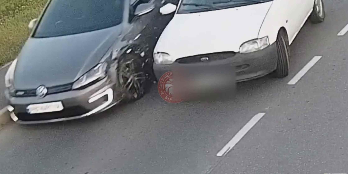 Камери спостереження зафіксували у Вінниці ДТП на Сабарівському шосе