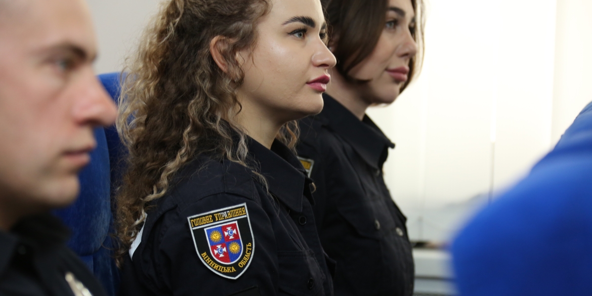 Керівник поліції Вінниччини відзначив працівників кінологічного центру