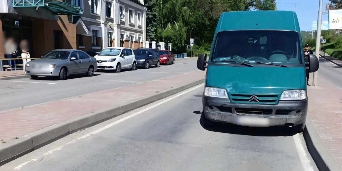 Хотіла перебігти дорогу у Могилів-Подільському старенька потрапила під колеса іномарки