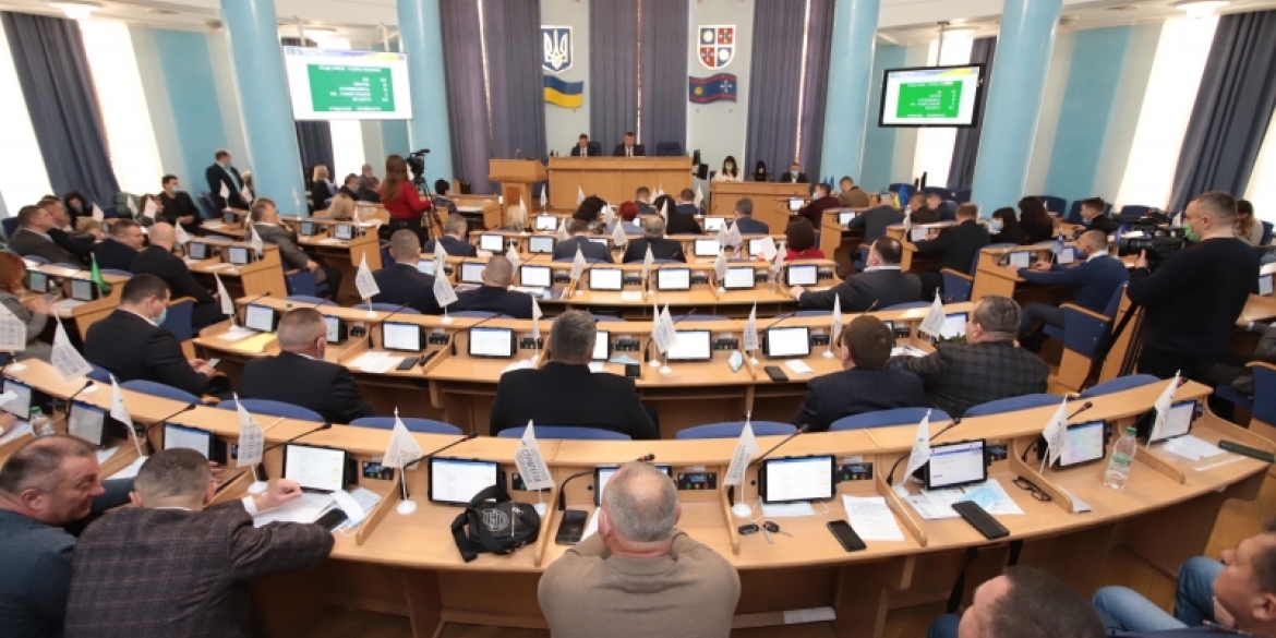 Хвилина мовчання, грамоти, ковід у Вінниці відбулась сесія обласної ради