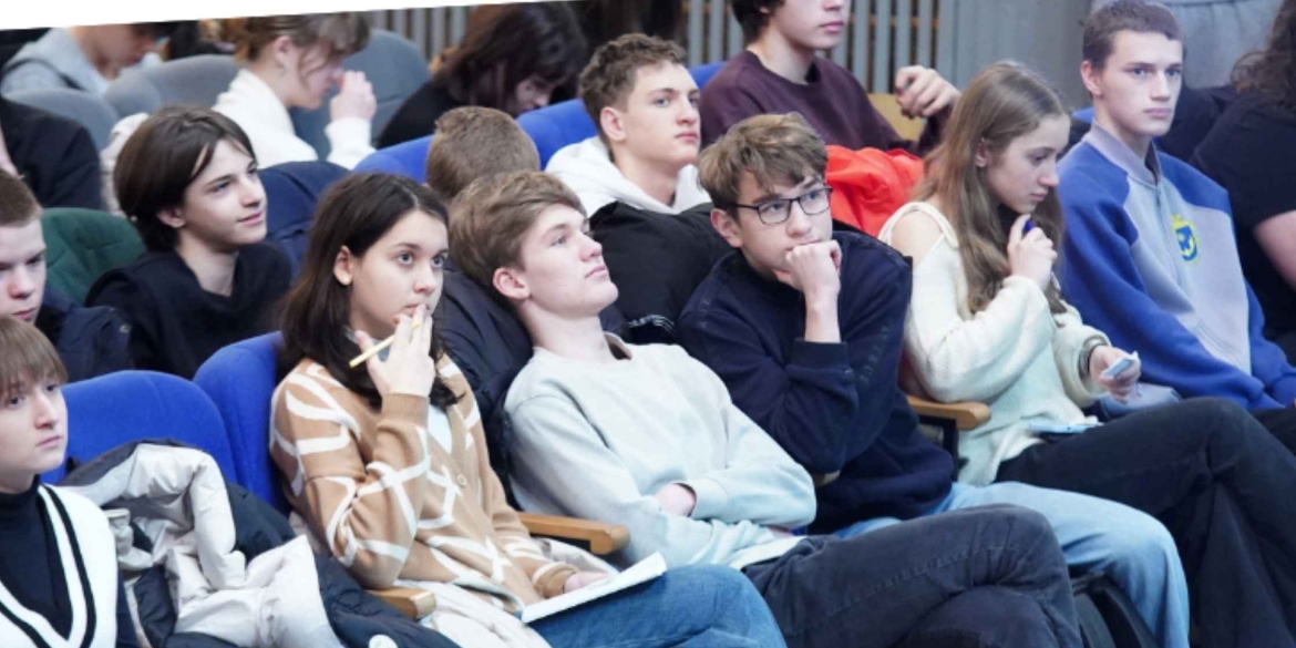 Команди ліцеїв і гімназій Вінниці зібрались на черговий чемпіонат «Що Де Коли»