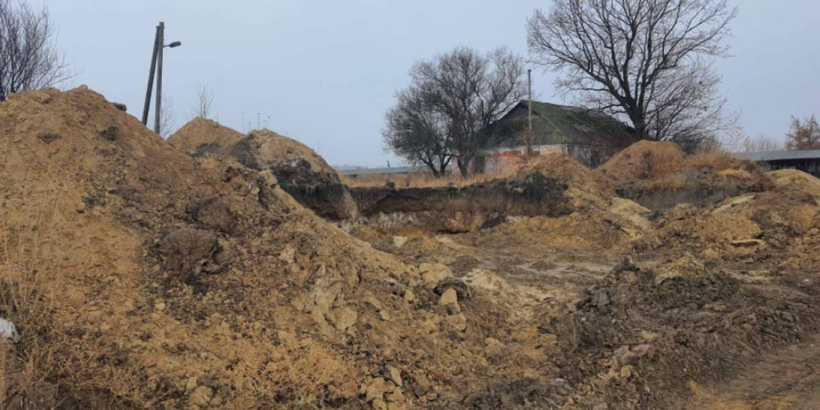 Вивозили вантажівками: у Томашпільському районі незаконно видобували пісок