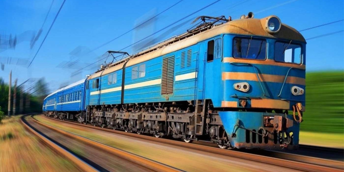 Козятинська електричка запізнюється на пів години