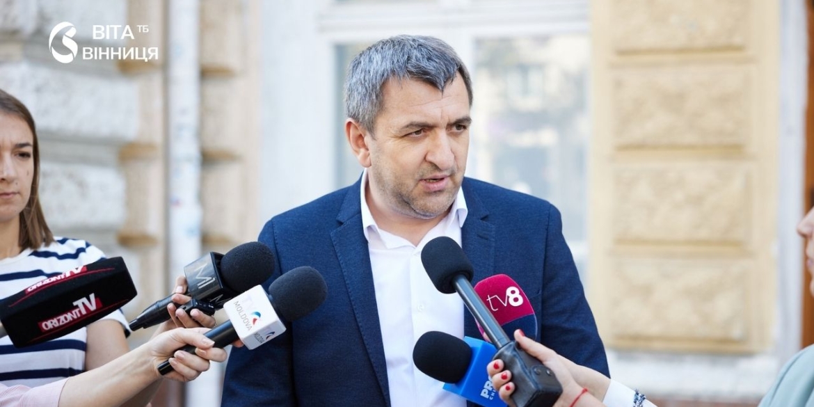 Кримінальна справа, конфіскована зброя і човен як Молдова відреагувала на перетин кордону вінницькими прикордонниками