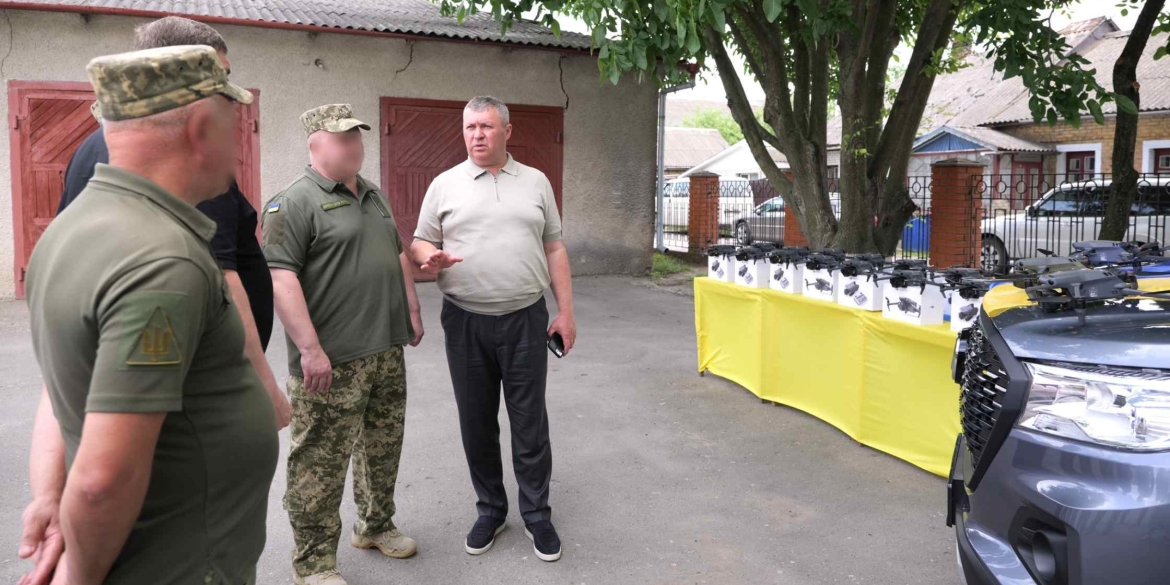 Крижопільська громада передала військовим пікап та квадрокоптери