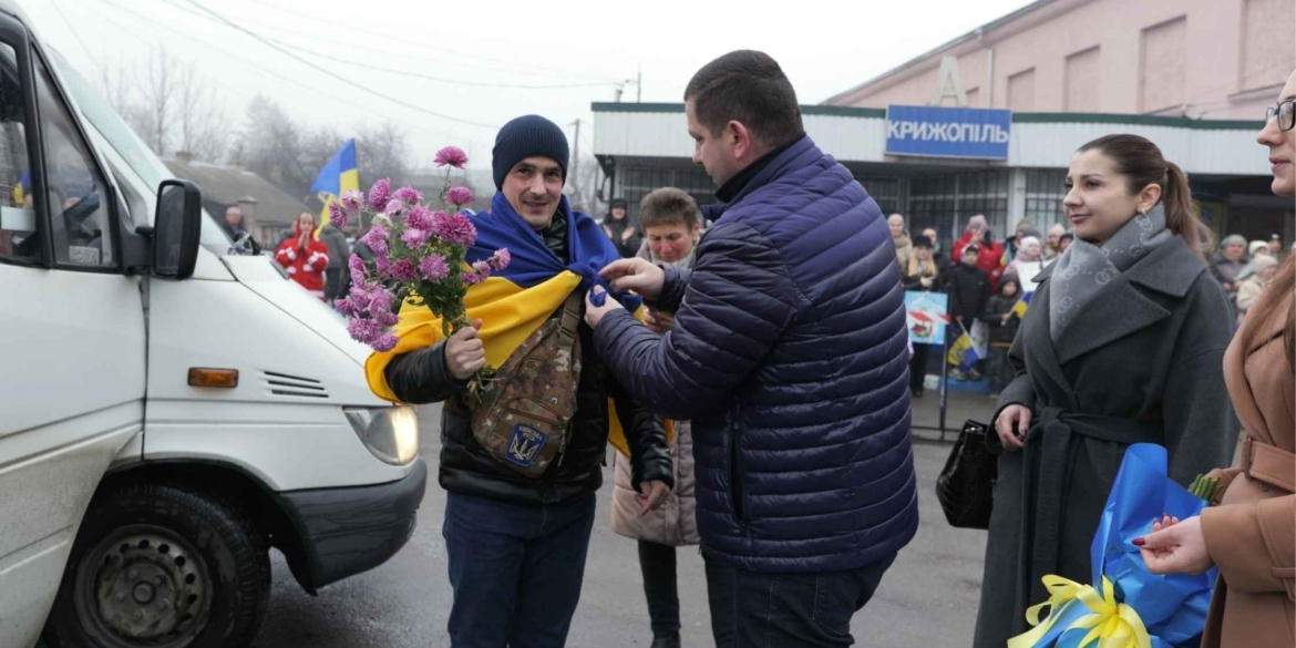 Крижопільська громада тепло зустріла воїна, який повернувся з російського полону