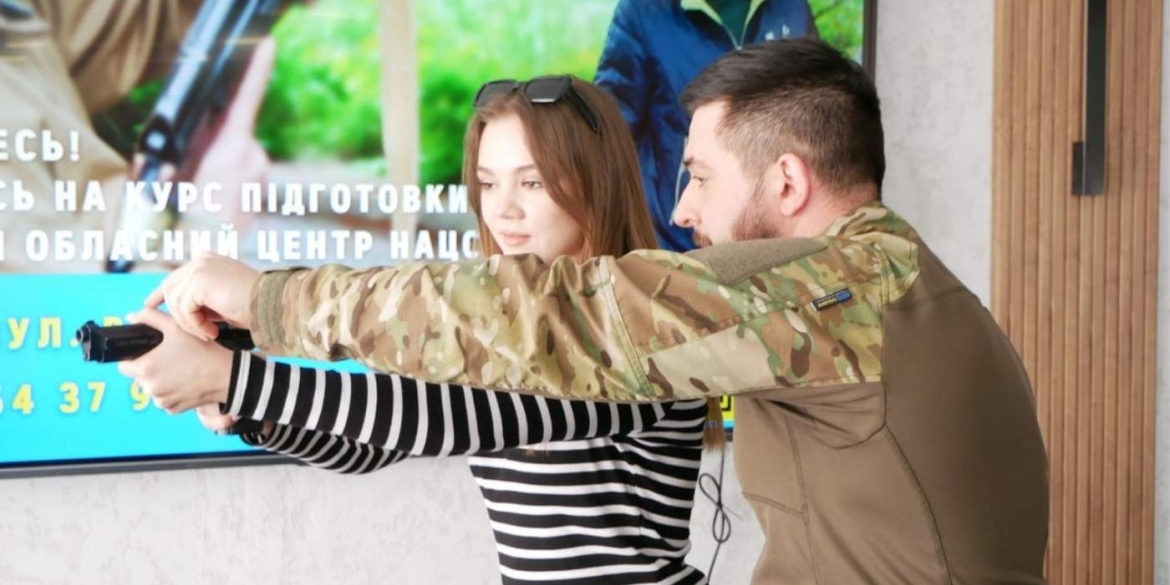 Курс підготовки до нацспротиву презентували ще двом вінницьким закладам освіти