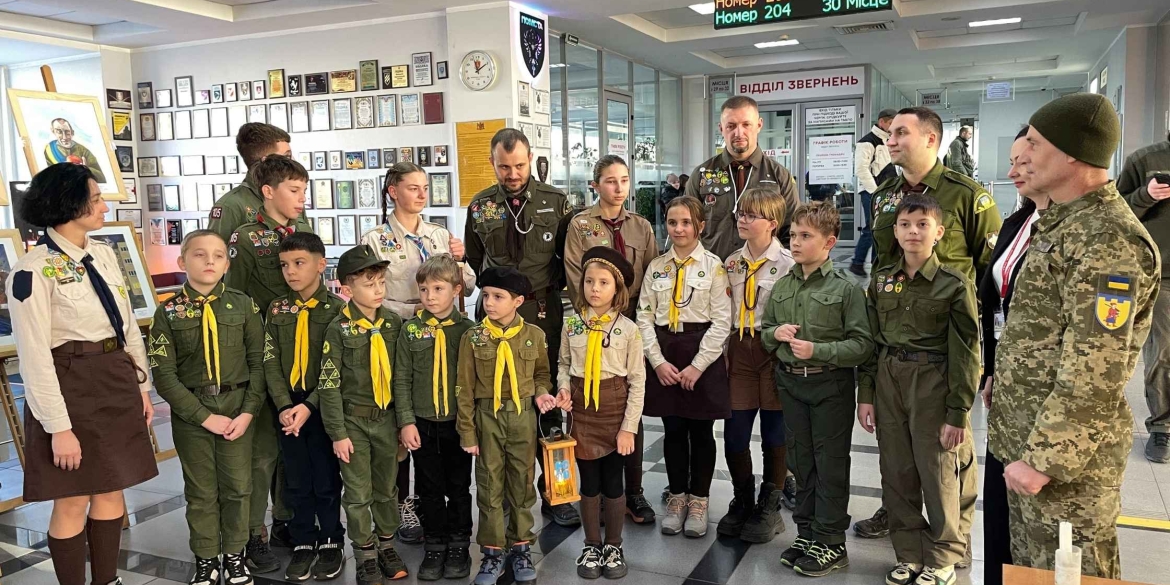 Лампадку з Вифлеємським вогнем Миру розмістили у Вінницькій міськраді