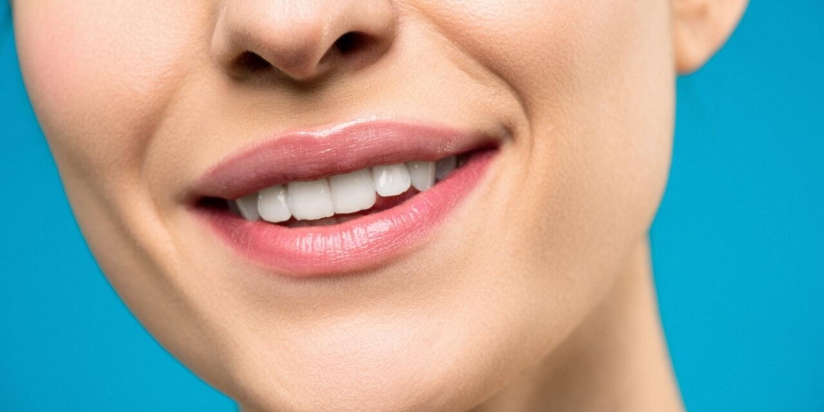 Лазерне відбілювання зубів: особливості різних методик