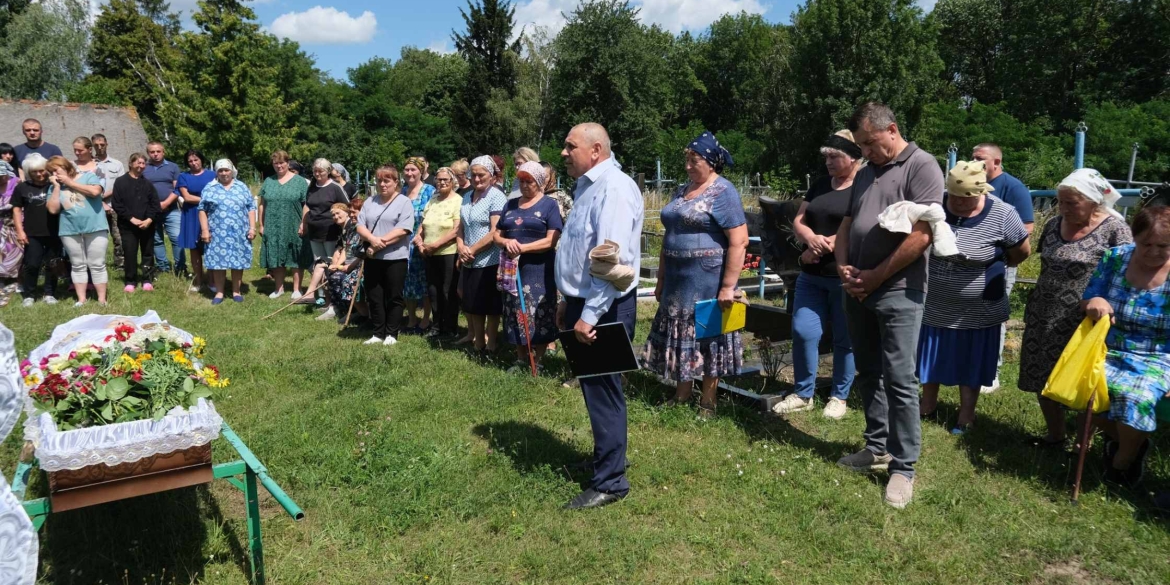 Липовецька громада прощалась з воїном, який помер у шпиталі