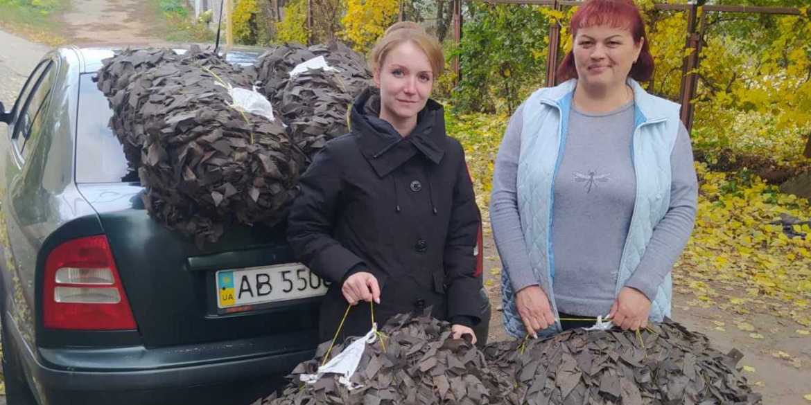 Липовецькі Павучки передали чергову партію маскувальних сіток військовим