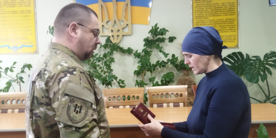 Мати Героя з Тульчинського району отримала посмертний орден «За мужність» свого сина