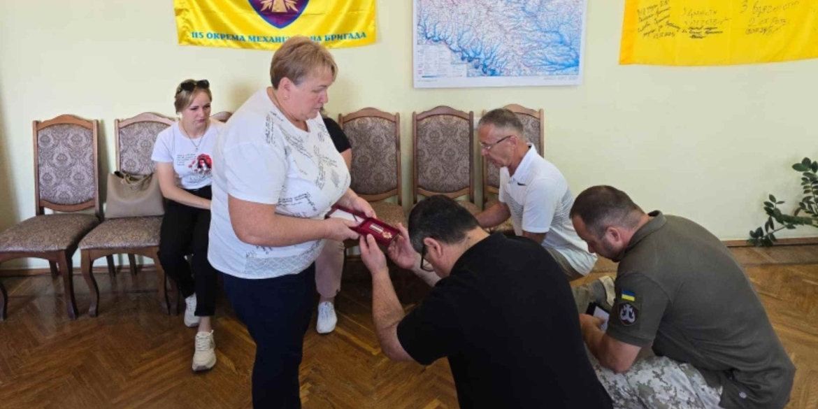 Матір Героя з Тульчинської громади отримала його посмертний орден