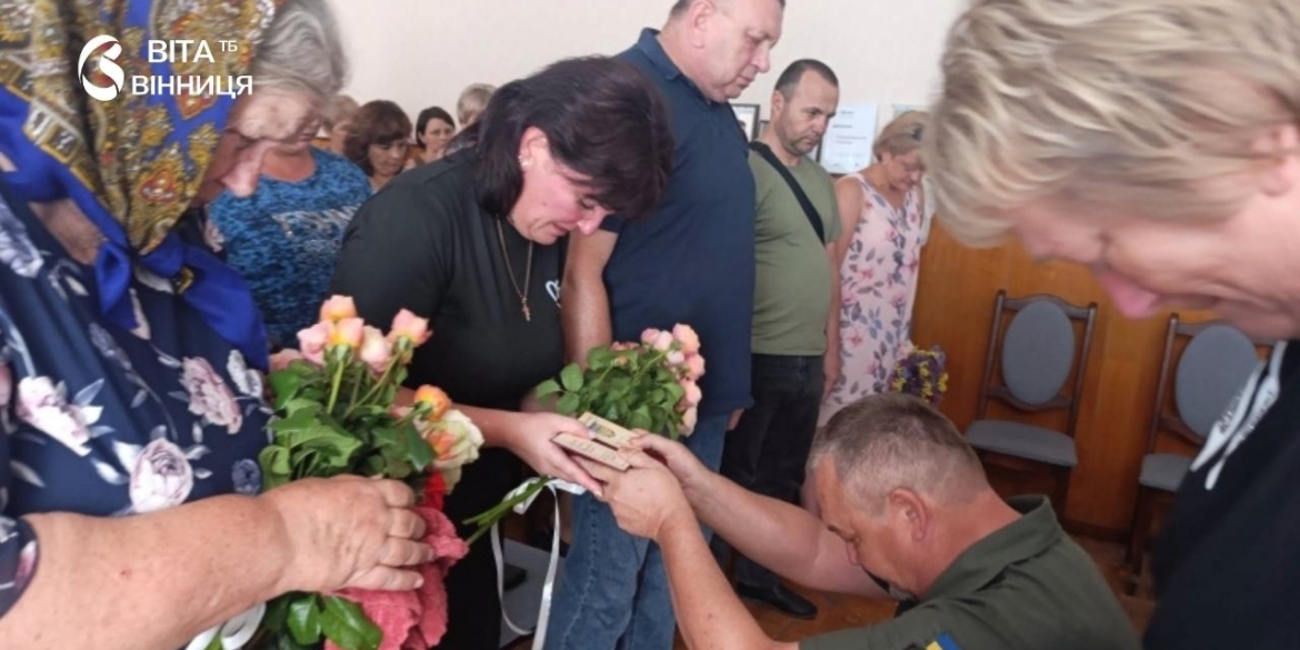 Мати загиблого воїна з Тульчинської громади отримала орден «За мужність» від імені сина