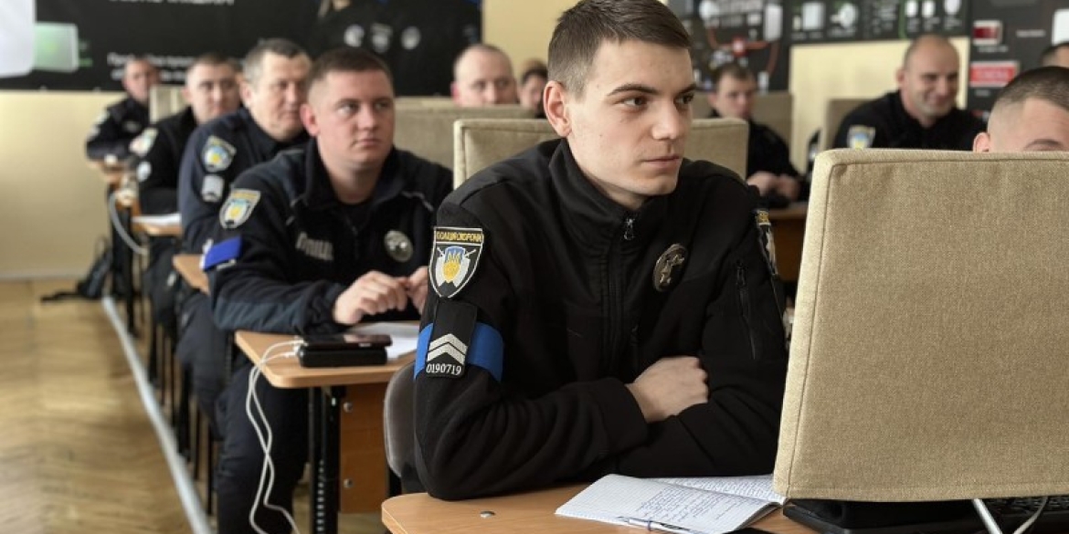 Майбутні «Офіцери служби освітньої безпеки» навчаються у Вінниці