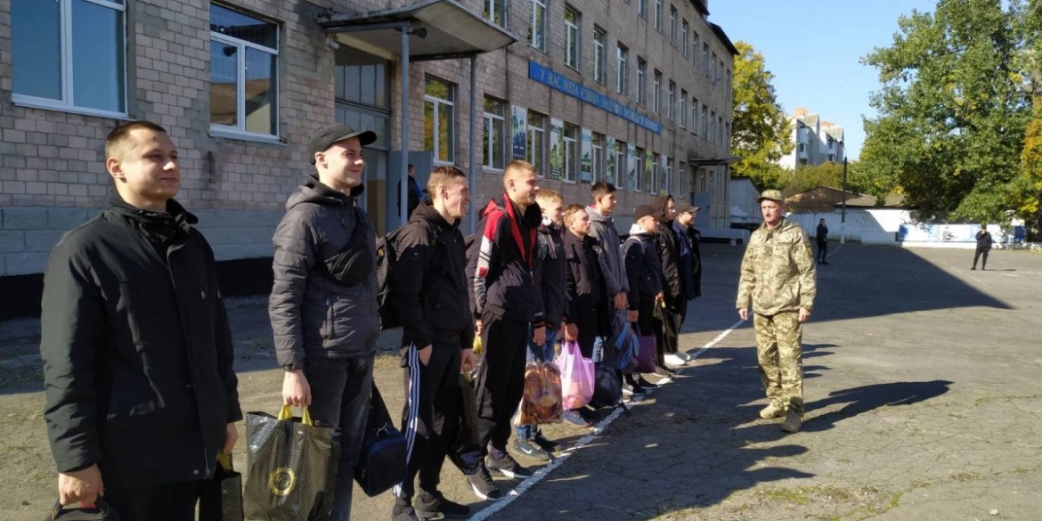Майже 700 юнаків із Вінниччини поповнили лави військових частин