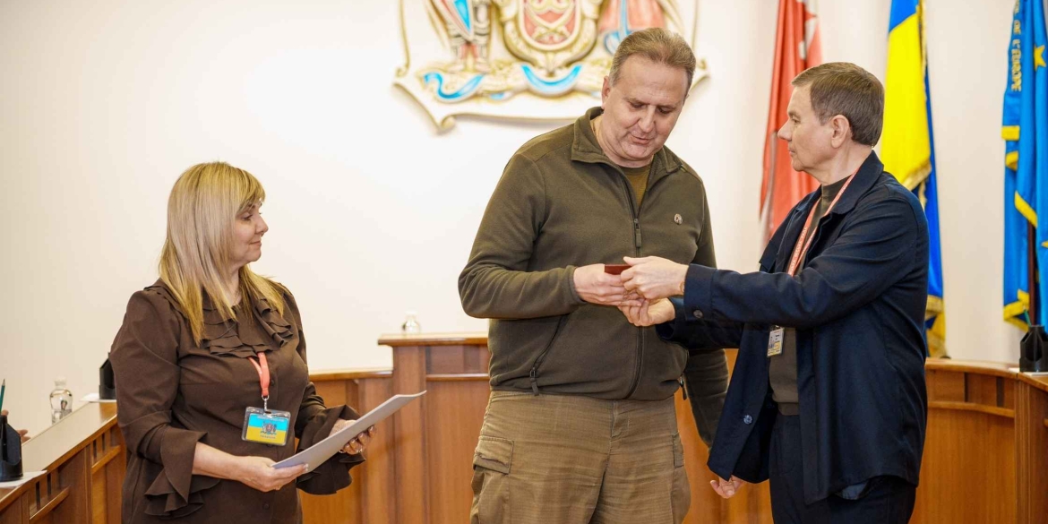 Медаль «За сприяння Збройним Силам України» отримав у Вінниці лікар Юрій Козак