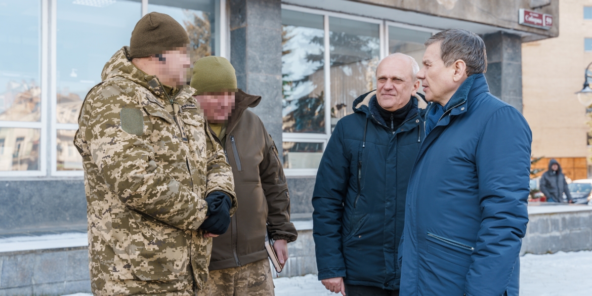 Мер Вінниці Сергій Моргунов передав автівку новоствореному військовому підрозділу