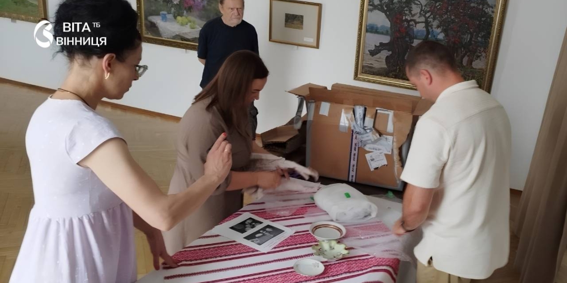 Меценатка з Канади подарувала Вінницькому музею унікальну колекцію посуду ХІХ–ХХ століть