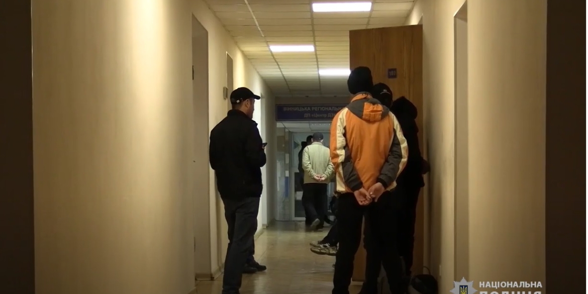 На будівництві у Вінниці працювала група нелегальних мігрантів з Узбекистану